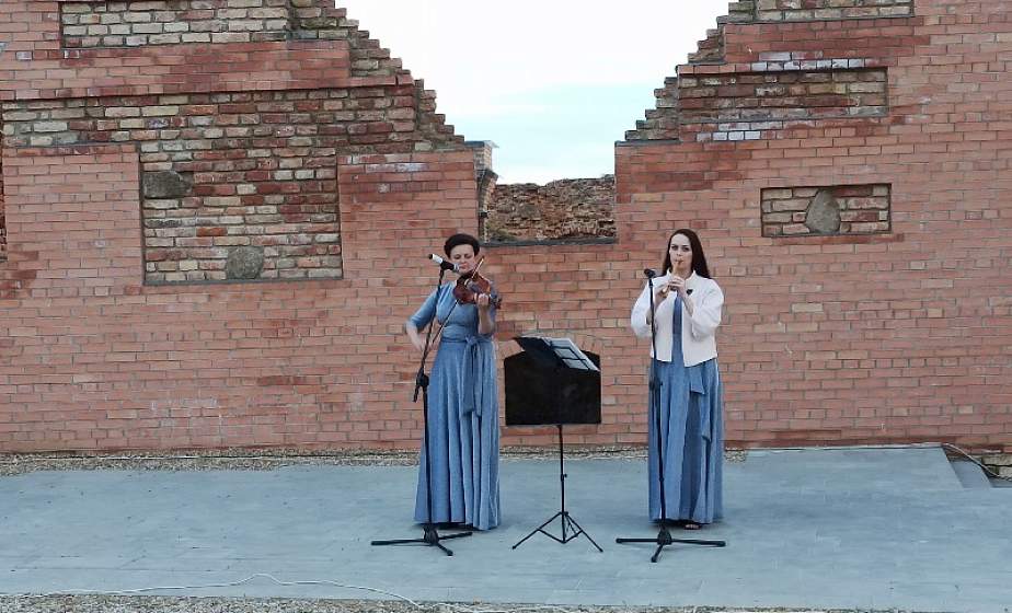 В Гольшанах зародилась новая традиция — музыкальные вечера у стен замка Сапег