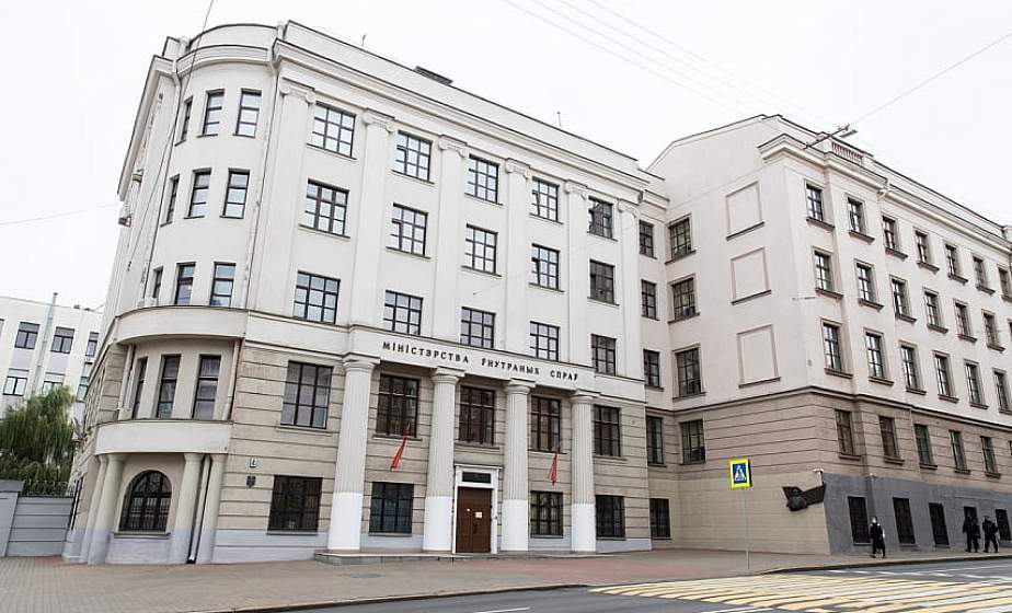МВД: в Беларуси помогли более чем 700 иностранцам с получением выездных виз