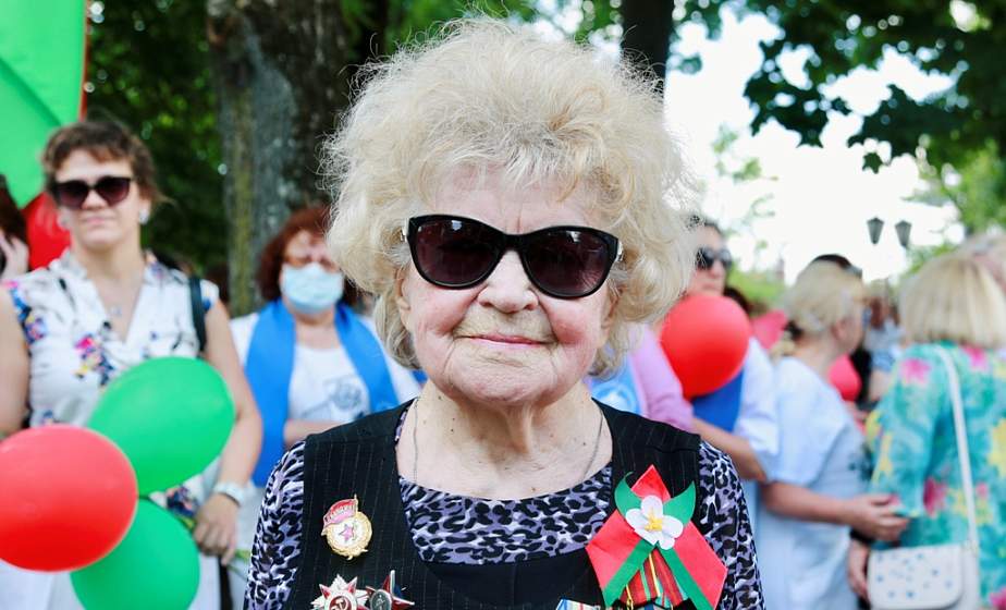 Я – человек, который знает цену жизни, всегда говорю: дети, молодежь, сохраните наше мирное небо, сберегите родную Беларусь