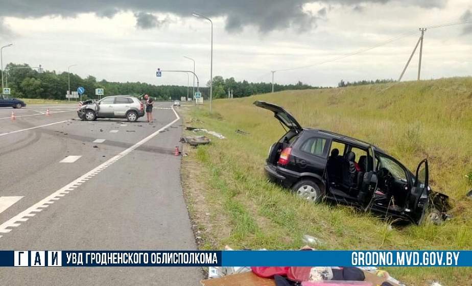 В ДТП на трассе М6 пострадали 3 человека