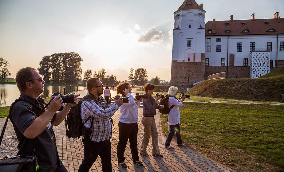 Профессионалы с объективом. В галерее фотоклуба «Гродно» открылась фотовыставка «Коллеги о себе»