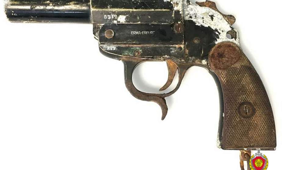 В Слониме нашли немецкий сигнальный пистолет образца 1934 года