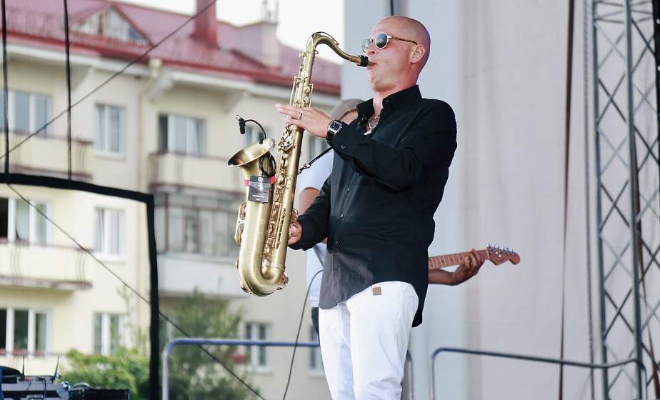 Фотофакт: В Гродно прошел концерт кавер-бенда Beach boogie Band