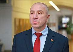 Все богатства, финансы и сбережения, которые существуют в стране, принадлежат не кому-то одному, а через сложный механизм перераспределения относятся ко всем