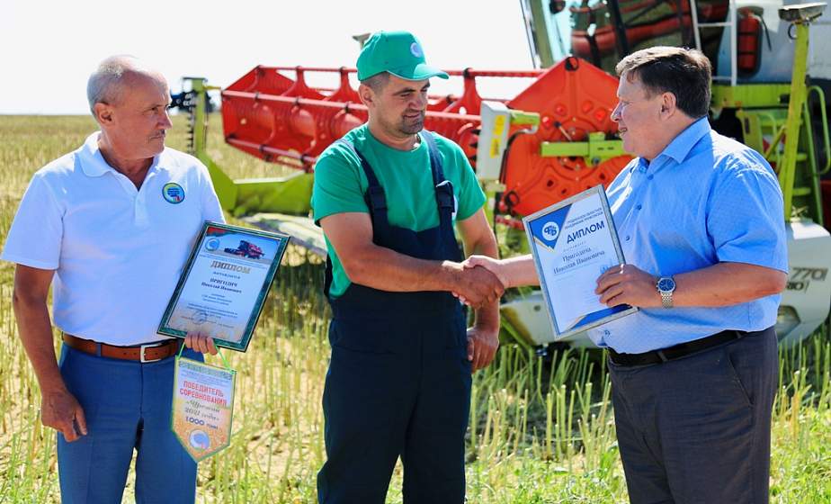 Первого тысячника области чествовали в СПК имени Деньщикова 