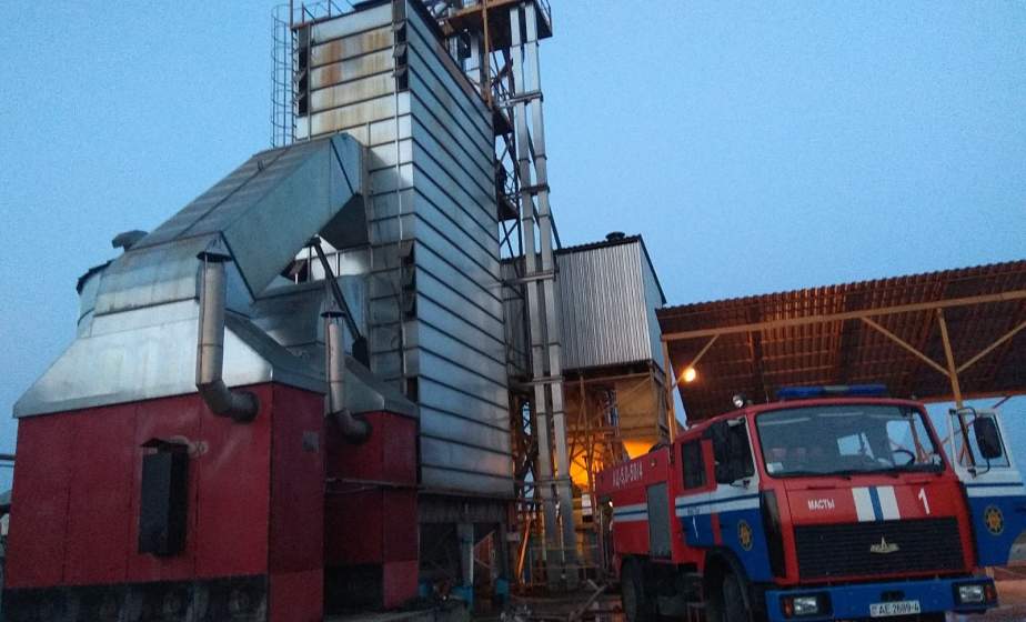 В Мостовском районе от огня спасли почти 50 тонн зерна