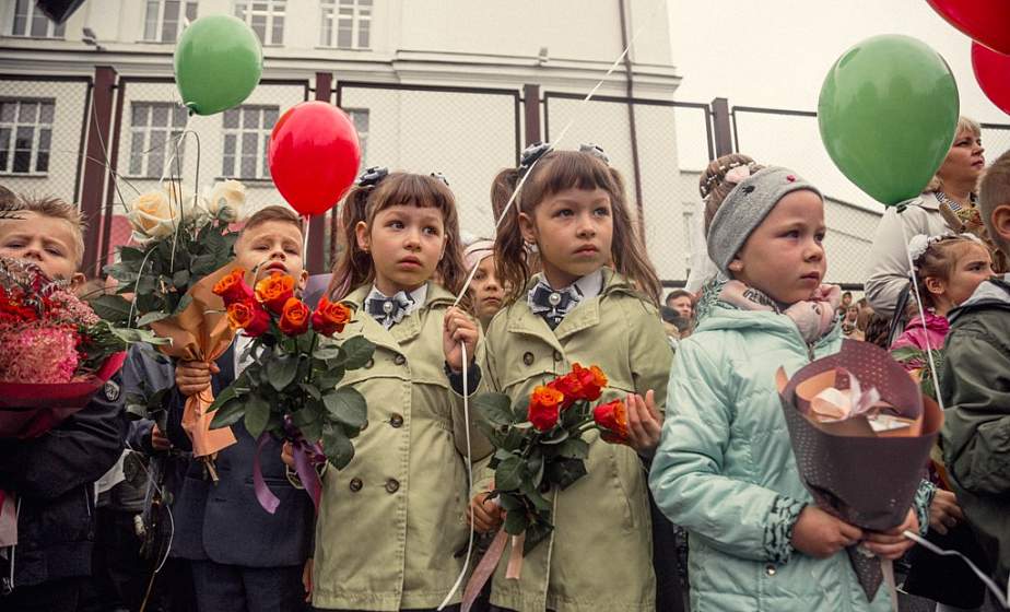 ФОТОФАКТ: торжественная линейка в Гродненской городской гимназии
