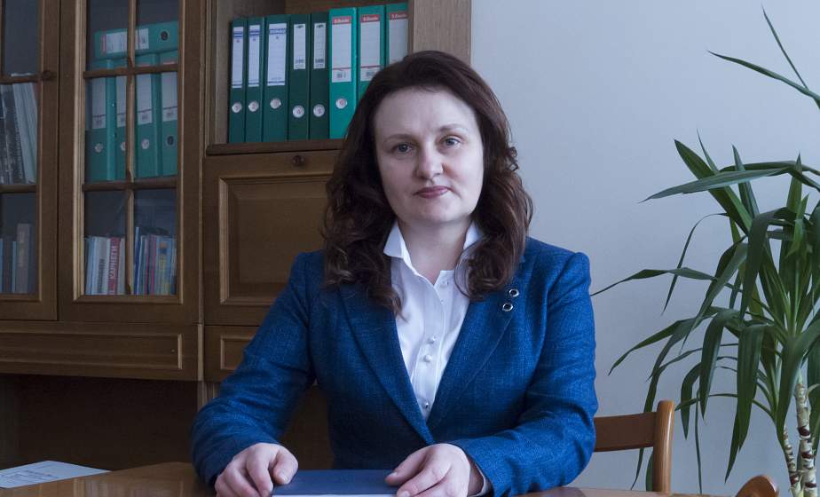 О роли учителя в современном мире - директор средней школы №11 Лиды, депутат областного Совета депутатов Анна Хвойницкая. «Школа формирует гармоничную личность, не безразличную к судьбе страны»