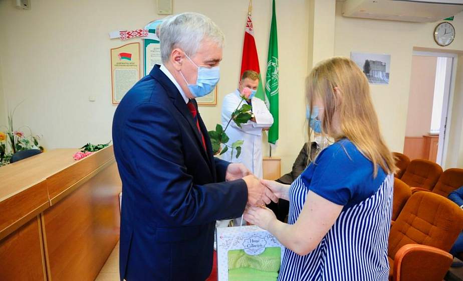 В Гродно поздравили женщин, ставших мамами в День города 