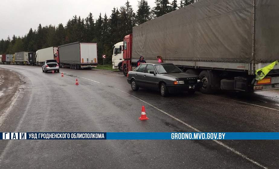 Вышел из-за припаркованных грузовиков. В Вороновском районе в ДТП пострадал пешеход