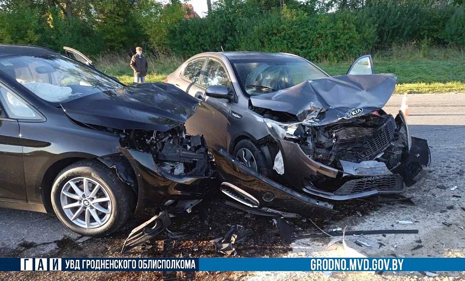 Водителя ослепило солнце. В Гродно в ДТП пострадали 3 человека