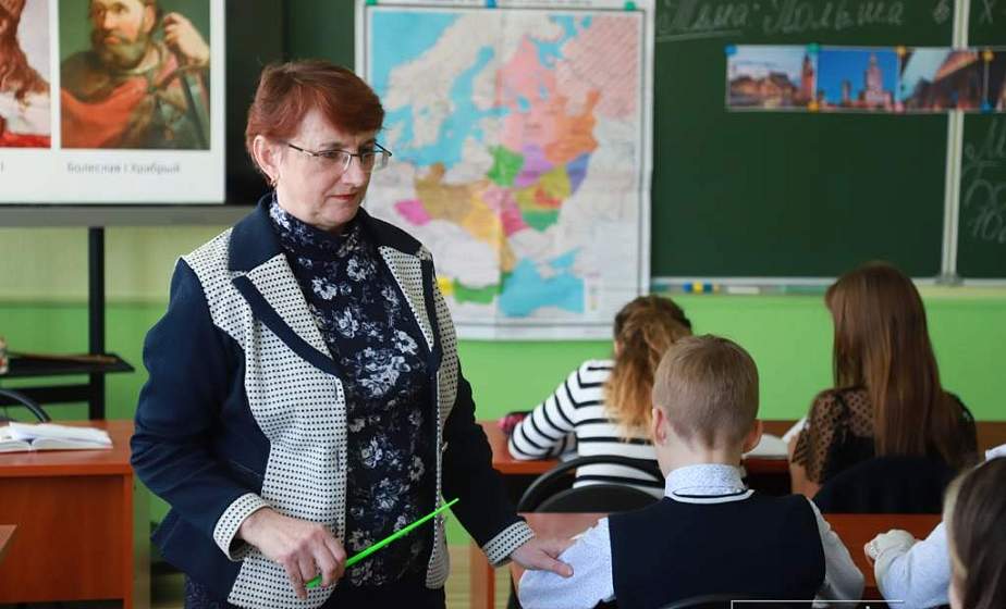 Известные люди Гродненщины поделились воспоминаниями о первом учителе