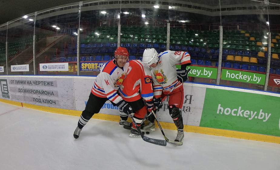 ВИДЕОФАКТ: Руководство Гродненского облисполкома на тренировке по хоккею