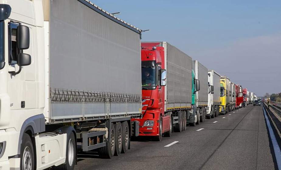 Выезда из Беларуси в ЕС на границе ожидает более 2,1 тысячи фур