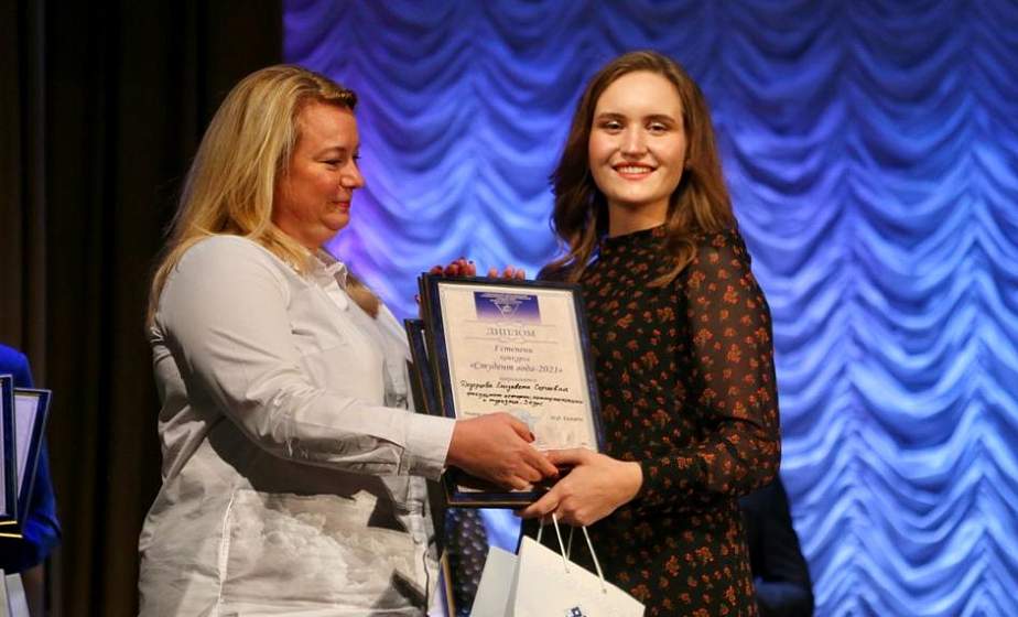«В студенческие годы нужно успеть действительно все». «Студент года-2021» ГрГУ имени Янки Купалы  Елизавета Дозорцева – об участии в конкурсе  и атмосфере за кулисами