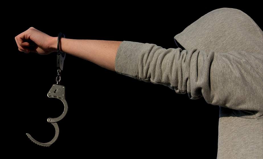 Участковый узнал в пассажире разыскиваемого насильника (+видео)