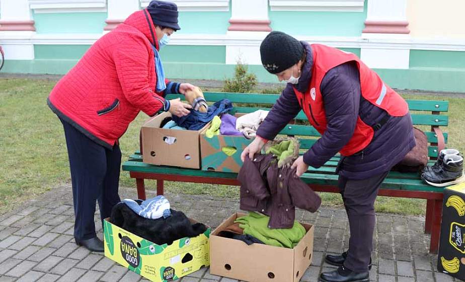 «Посылку добра» дятловчане собрали для беженцев