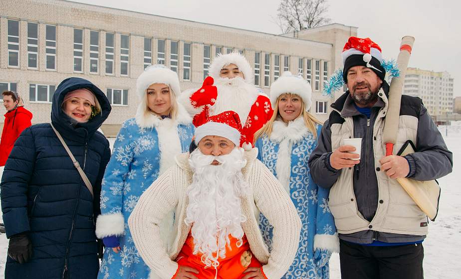 В ГрГУ имени Янки Купалы прошел праздничный забег «Кроss Дед Моposs». Взгляните. как атмосферно это было