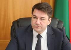Ремонт дорог, благоустройство жилфонда, здравоохранение. Субботнюю прямую телефонную линию с жителями региона провел заместитель председателя облисполкома Виктор Пранюк