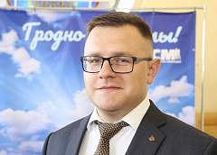 Думаю, принятие обновленного проекта Конституции укрепит нашу страну