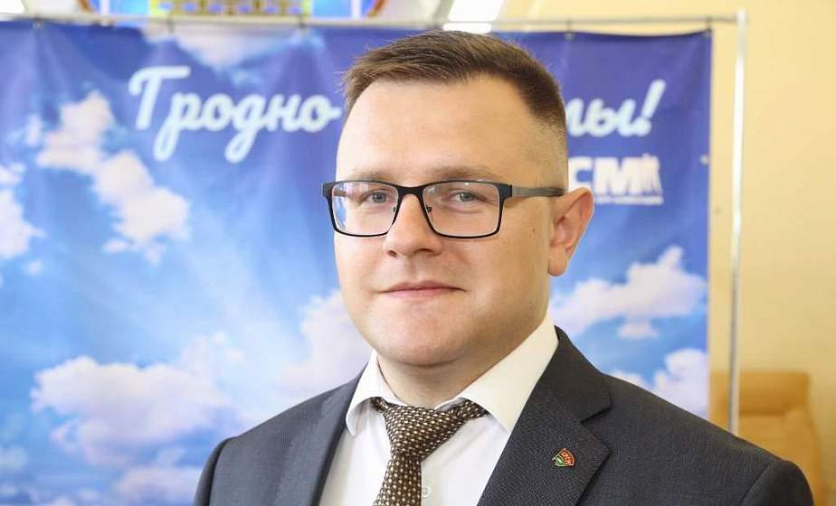 Думаю, принятие обновленного проекта Конституции укрепит нашу страну
