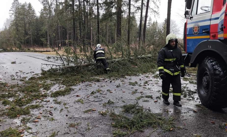 МЧС: восстановительные работы после разгула стихии продолжаются