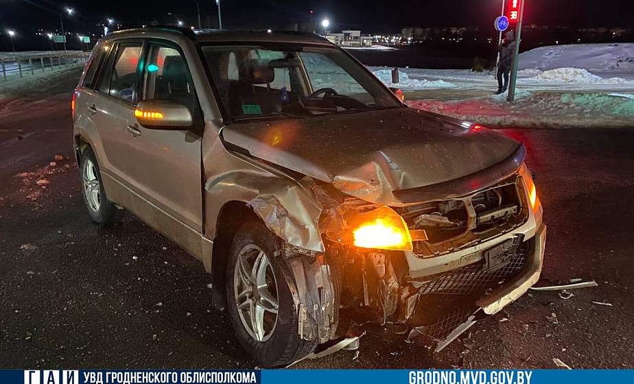 В Островце произошло ДТП: у пассажира автомобиля перелом тазовых костей