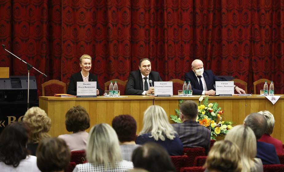 Владимир Караник : «В процессе обсуждения проекта Конституции все вопросы правомерны. И на каждый из них людям должны быть даны четкие и исчерпывающие ответы»