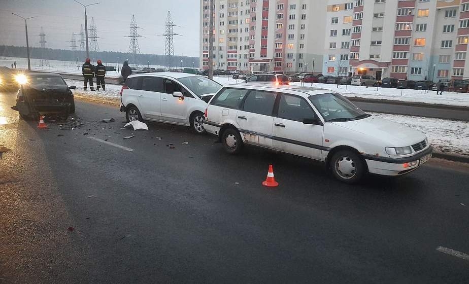 Подробности ДТП в Гродно: на улице Кремко собрался «паровозик» из трех авто