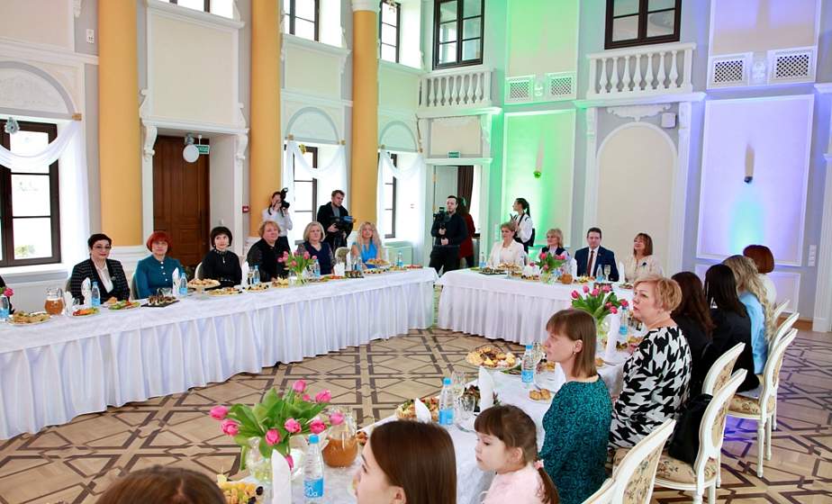 Умные, чуткие и прекрасные. Победительниц республиканского этапа конкурса «Женщина года-2022» чествовали в Гродно