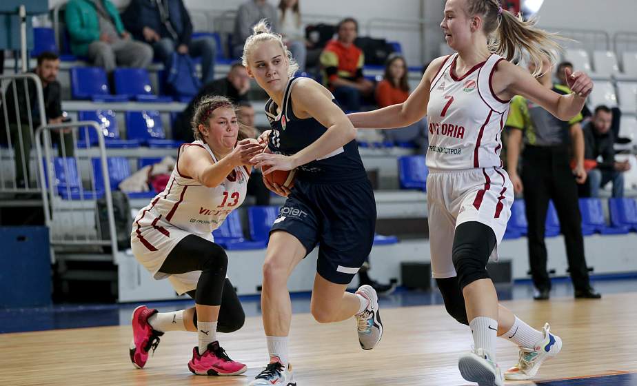 «Гродно-93» сражается в четвертьфинале, «Виктория» борется за третье место. Спорт одним абзацем