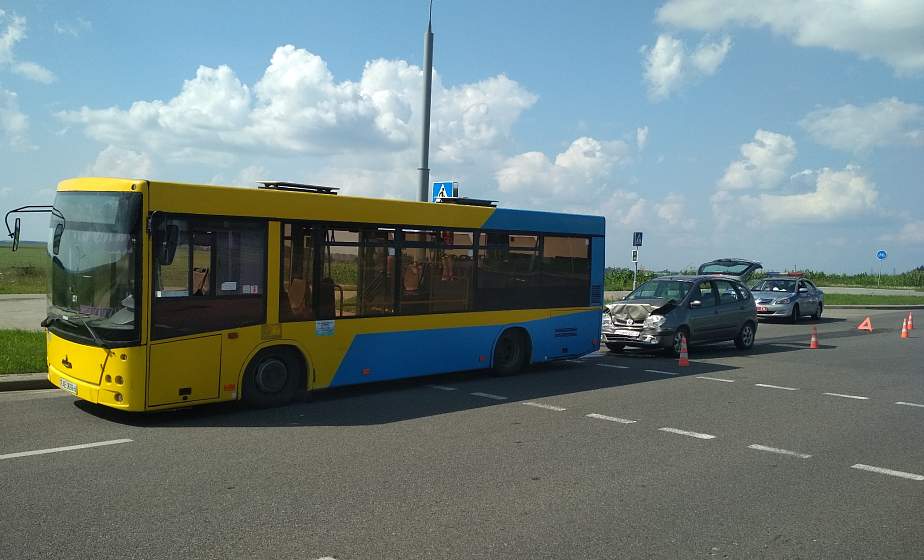 В Гродно легковушка столкнулась с автобусом: пострадал ребенок 
