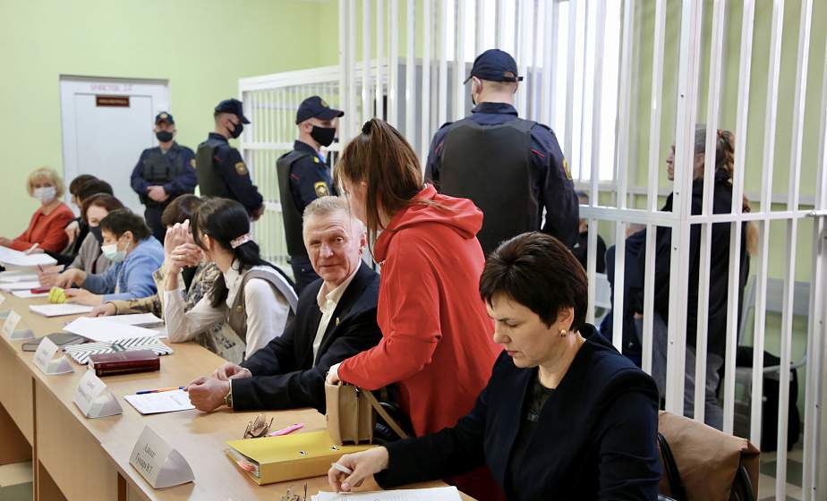 В суде начался допрос обвиняемых по делу Автуховича 