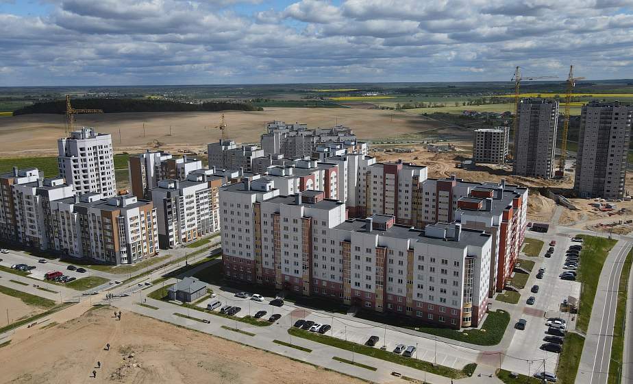 Фотофакт: Новые высотки возводятся в микрорайоне Грандичи в Гродно