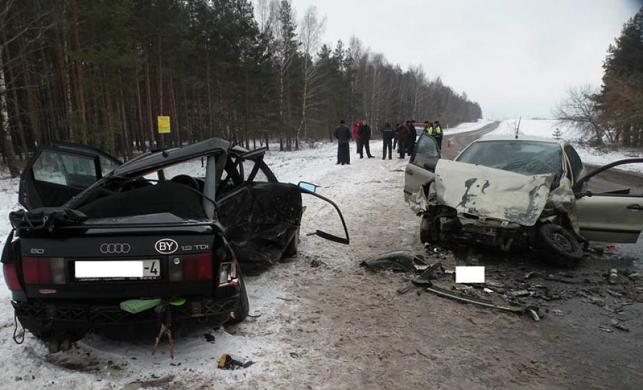 В Волковысском районе Audi 80 вылетела на встречную полосу: погибла пассажирка