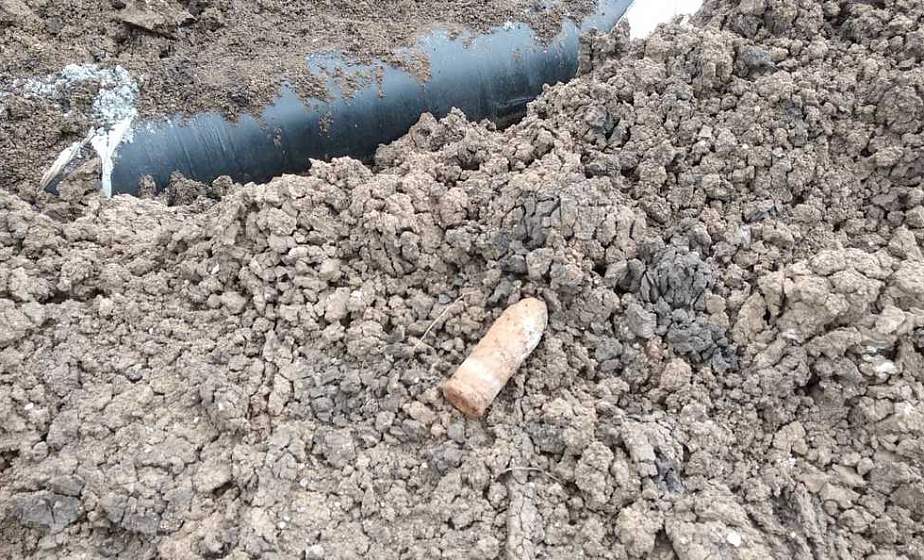 В Волковысском районе во время сельхозработ обнаружили три артиллерийских снаряда