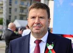 Быть независимым – значит принимать свободные, не зависящие от внешнего давления решения