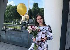 «С английским справилась за 20 минут, с историей – за 15» Гродненская выпускница Полина Бакуревич набрала 100 баллов на ЦТ сразу по двум предметам