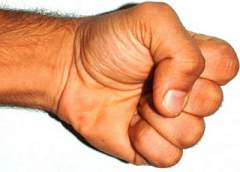 Сделанное пьянице замечание завершилось кровавой разборкой