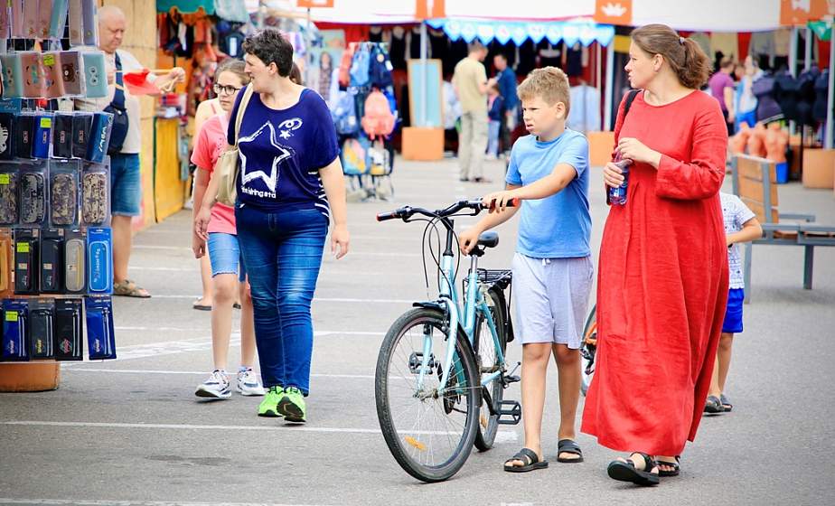 Сколько стоит собрать ребенка в школу: обзор цен на школьной ярмарке в Гродно