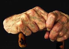 В Ошмянском районе женщина оставила умирать от голода родного отца