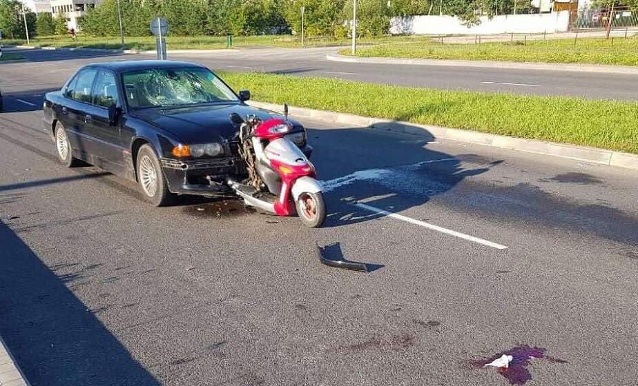 В Сморгони произошло ДТП: автомобиль столкнулся со скутером