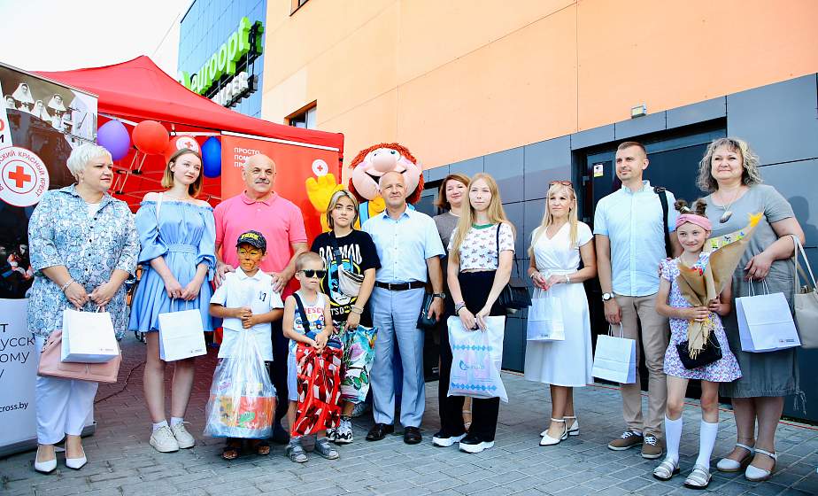 В Гродно стартовала благотворительная акция «Соберем детей в школу»