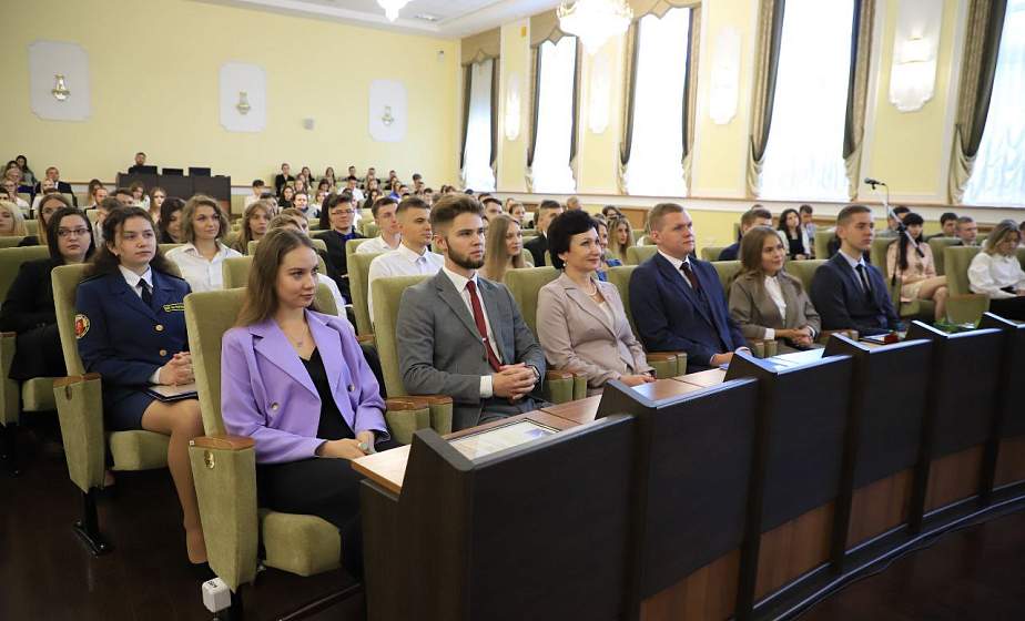 Первый урок от Первого. Учащиеся и студенты Гродненщины в ожидании урока истории от Главы государства 
