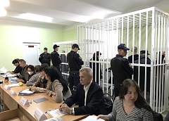 8 брикетов тротила и автомат. В суде по делу Автуховича оглашают показания понятых
