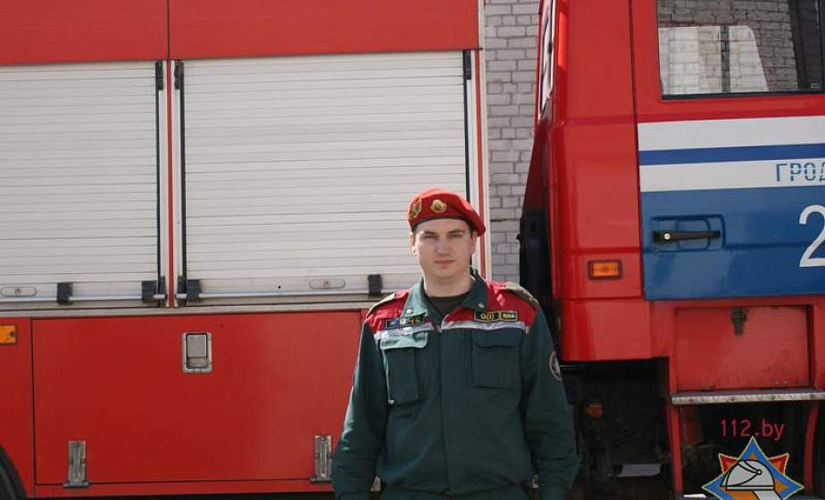 В Гродно работник МЧС спас от гибели в огне 4-летнюю девочку