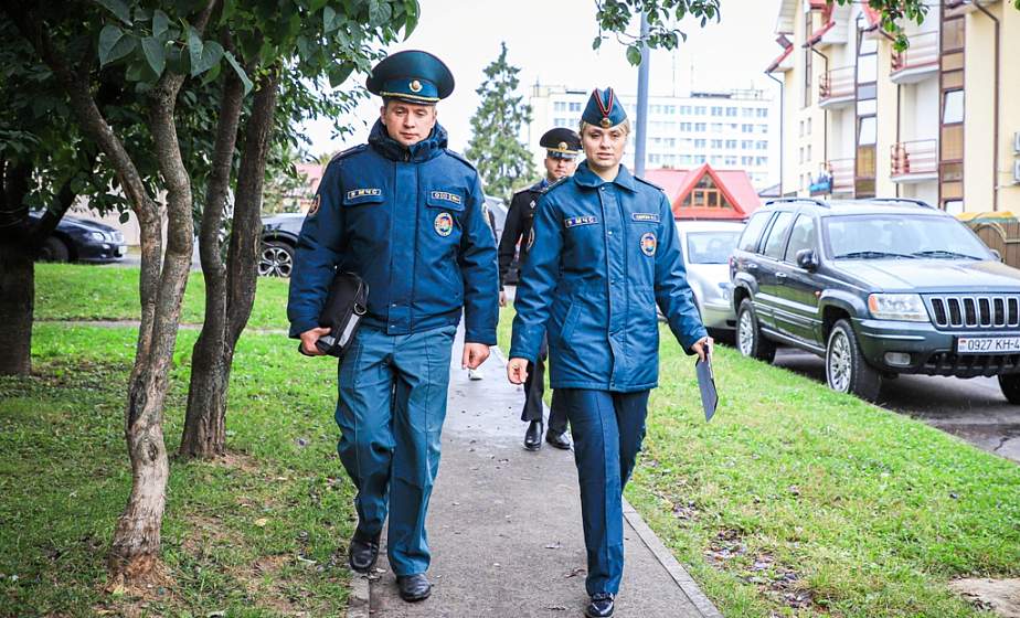 Подвалы и чердаки – закрывать и не захламлять. Корреспонденты «ГП» отправились в рейд по техническим помещениям гродненских многоэтажек вместе с сотрудниками МЧС 