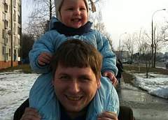 Он пережил десять клинических смертей, перенес более 70 общих наркозов, но выжил всем смертям назло