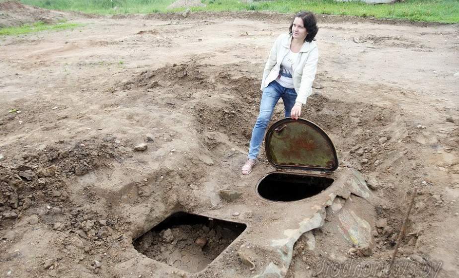 В Гродно в микрорайоне Зарица-5 хозяева участка нашли бронетранспортер