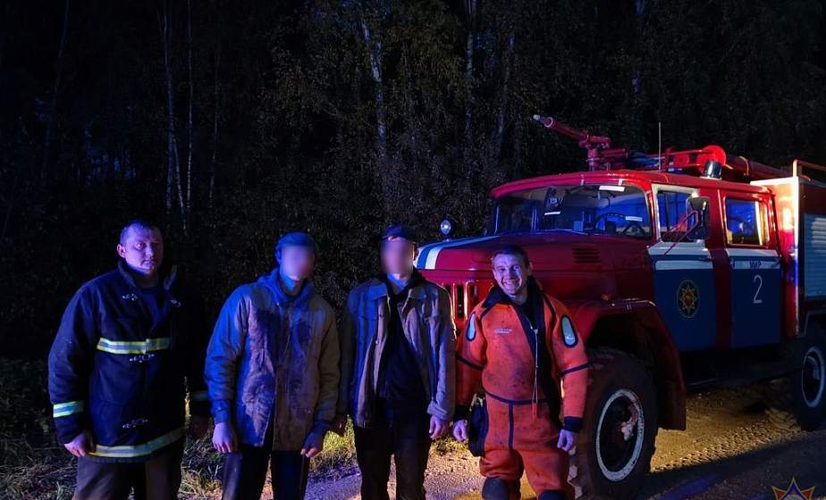 В Кореличском районе грибники увязли в болоте. Их спас мобильный 